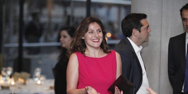 Στη Λαμία καθηγήτρια η Μπέτυ Μπαζιάνα