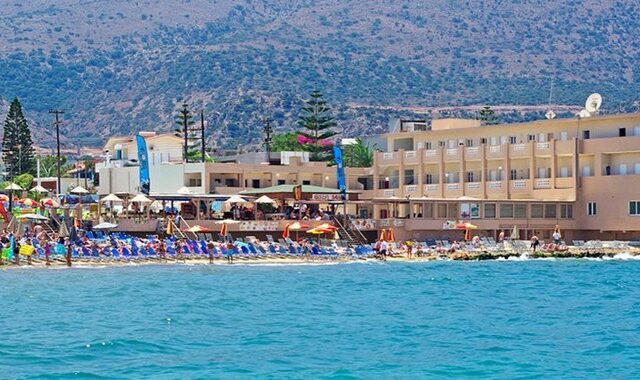 Βούλιαξε η Κρήτη από Άραβες τουρίστες