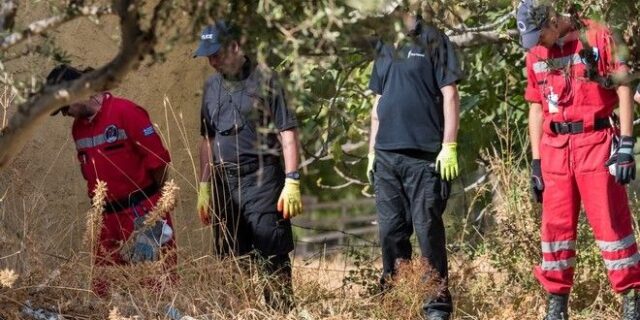Ίχνη αποσύνθεσης γύρω από το δέντρο που φυτεύτηκε όταν εξαφανίστηκε ο Μπεν