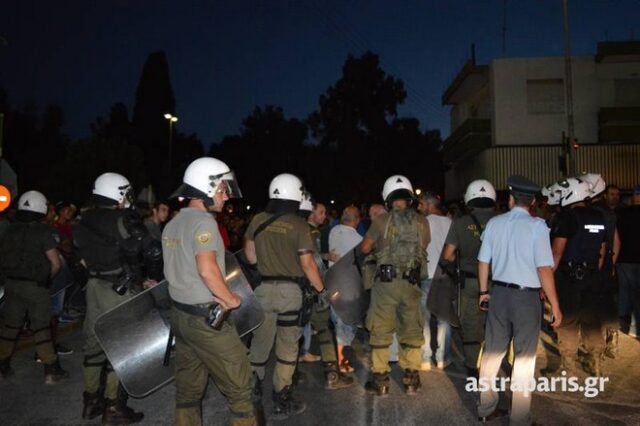 Καταγγελία: Εκπρόσωπος της ΧΑ χτύπησε δημοσιογράφους στη Χίο