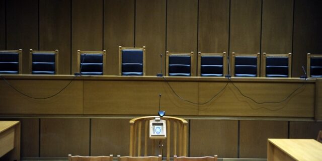 Λαμία: Λυκειάρχης πυροβόλησε εν ψυχρώ και άφησε παράλυτο γάτο -Kαταδικάστηκε σε  16 μήνες φυλακή
