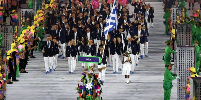 LIVE ΕΙΚΟΝΑ: Η ΕΟΕ τιμά τους αθλητές της ελληνικής ολυμπιακής αποστολής