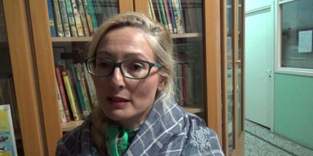 Παραιτήθηκε η πρόεδρος του Συλλόγου Γονέων στην Αλεξάνδρεια που είπε ‘όχι’ στα προσφυγόπουλα
