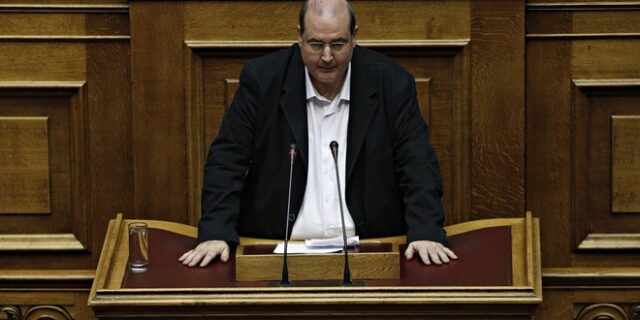 Βουλή: Στις 27 Σεπτεμβρίου η ‘μονομαχία’ των αρχηγών για την Παιδεία