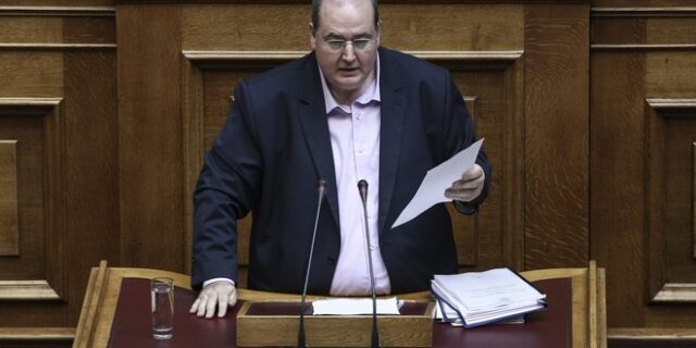 Φίλης σε Μητσοτάκη: ‘Δεν είμαι πριγκιπόπουλο, ούτε αιώνιος φοιτητής’