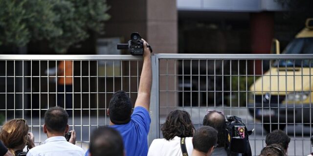 Τηλεοπτικές άδειες: Τι συνέβαινε μέσα στη ΓΓΕΕ, όσο οργίαζαν οι φήμες