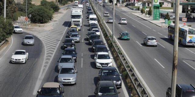 Τέλη κυκλοφορίας δυο ταχυτήτων. Τι αλλάζει, ποια σενάρια προκρίνει η κυβέρνηση