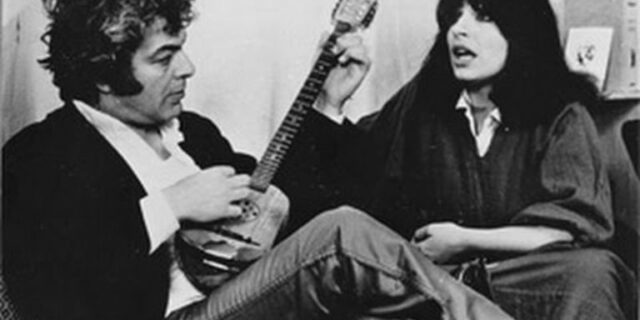 Μηχανή του Χρόνου: Το τελευταίο γλέντι του Μάνου Λοΐζου στο σπίτι της Χαρούλας Αλεξίου