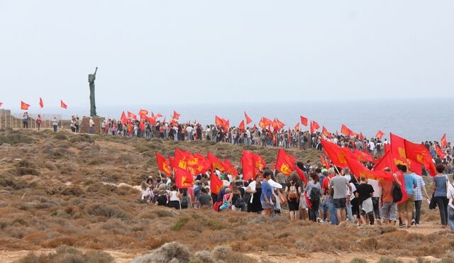 Το ΚΚΕ επέστρεψε στη Μακρόνησο 68 χρόνια μετά