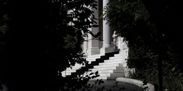 Μαξίμου: Τα σφάλματα των δημοσκοπήσεων