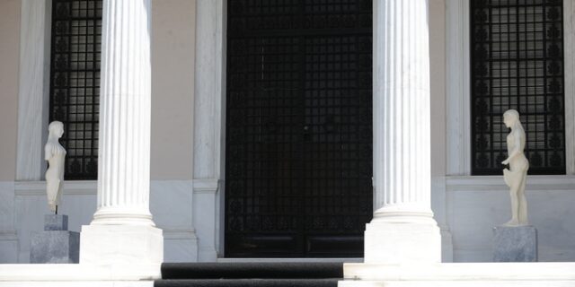 Κυβέρνηση με σπασμένα τα φρένα