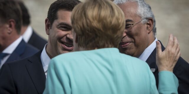 Τι είπε η Μέρκελ στον Τσίπρα για το ελληνικό καλοκαίρι