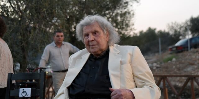 Μίκης Θεοδωράκης: Σκεφτήκατε τι θα είχαμε σήμερα εάν έλειπε ο κόκκινος στρατός και ο Στάλιν;