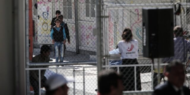 Ηλεκτρισμένη ατμόσφαιρα στη Λέσβο. Στον αέρα η στέγαση προσφύγων