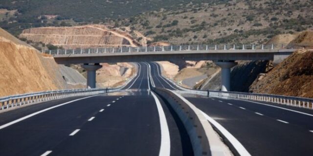 Ερώτηση 42 βουλευτών ΝΔ για τις συμφωνίες κατασκευής των αυτοκινητοδρόμων