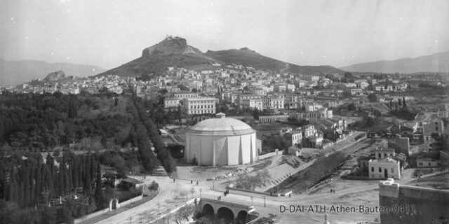 Όταν η Αθήνα είχε ποτάμι. 20 καρέ ενός άλλου κόσμου