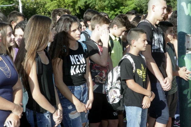 ‘Αποσιώπηση’ της πρωινής προσευχής από το υπουργείο Παιδείας