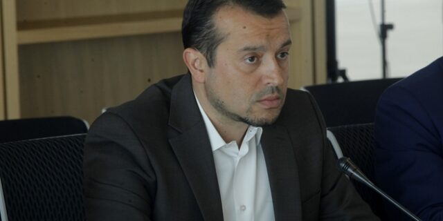 Η διευθέτηση του χρέους στην ατζέντα Παππά – Hochstein