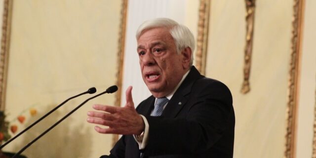 ‘Ναι’ στα δημοψηφίσματα για κοινωνικά και οικονομικά θέματα από τον Παυλόπουλο