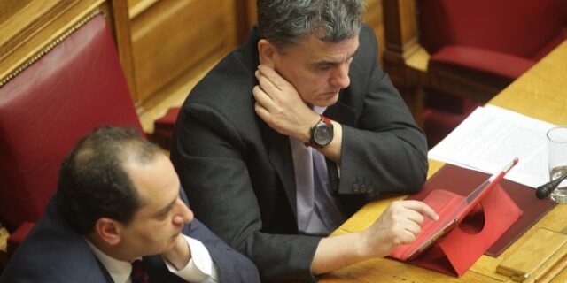 ‘Δεν πωλείται το νερό με εμένα υπουργό’ δηλώνει ο Τσακαλώτος