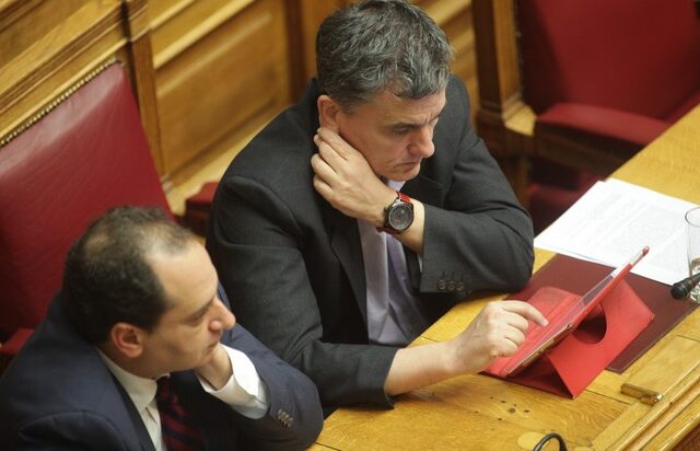 ‘Δεν πωλείται το νερό με εμένα υπουργό’ δηλώνει ο Τσακαλώτος