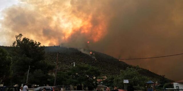 Θάσος: Ολονύχτια μάχη με τις φλόγες