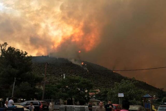 Θάσος: Ολονύχτια μάχη με τις φλόγες