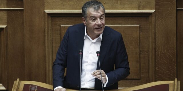 Επιμένει ο Θεοδωράκης για Galaxyarchis. Χαρακτήρισε την Γεροβασίλη ‘μητέρα των τρολ’