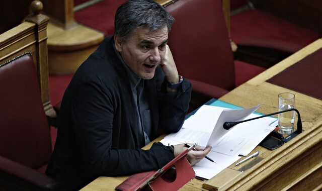Κυβερνητική σιγουριά για λύση στο χρέος και ποσοτική χαλάρωση