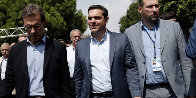 To tweet του Τσίπρα για την αλλαγή σελίδας στην οικονομία