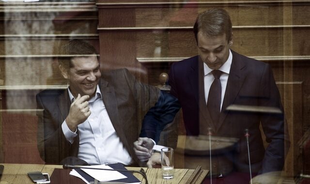 Προσωπική κόντρα Τσίπρα – Μητσοτάκη για δημόσια και ιδιωτική εκπαίδευση