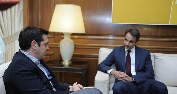 Γιατί ο Μητσοτάκης καλεί τον Τσίπρα σε παραίτηση