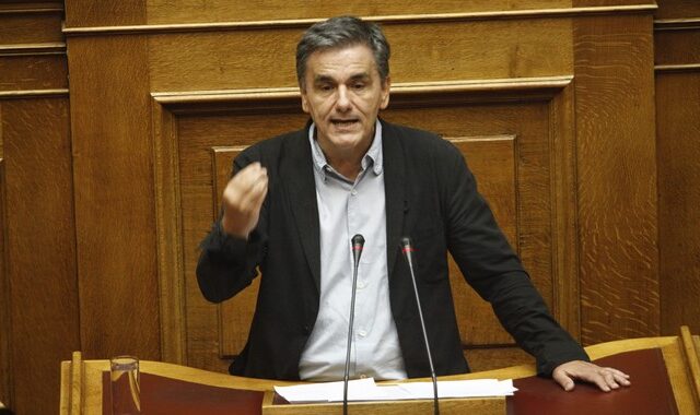 Διπλό μήνυμα Τσακαλώτου σε ΣΥΡΙΖΑ και αντιπολίτευση