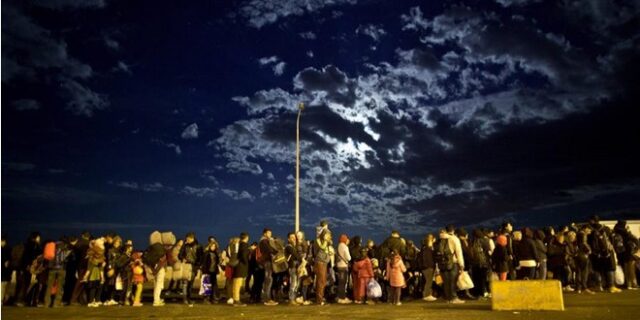 Ο Μουζάλας διαψεύδει τη δημιουργία νέου hot spot στη Μυτιλήνη