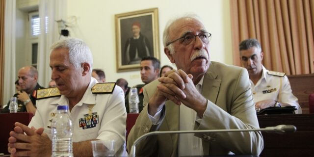 Νέες διαβεβαιώσεις Βίτσα: Δεν θα γίνει μείωση στα ειδικά μισθολόγια