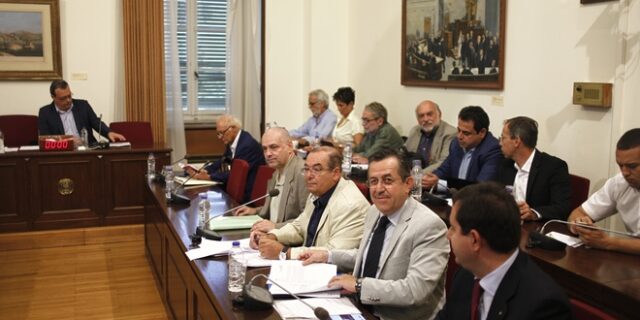 Εξεταστική: Επίθεση Κουρτάκη σε Σαμαρά, Αλαφούζο