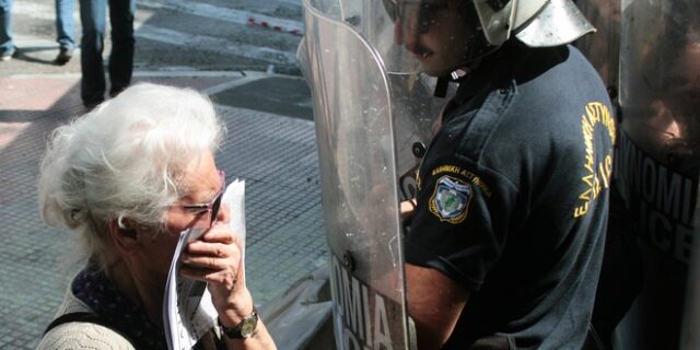 Κατίνα Μανιτάρα στο NEWS247: Δεν με ψέκασε εγγόνι μου, αλλά οι ανώτεροί του