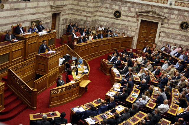Ο Τάκης Θεοδωρικάκος βρίσκεται ξανά στο στόχαστρο του ΣΥΡΙΖΑ
