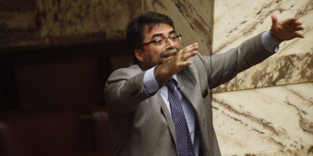 Χαμός στα γαλάζια έδρανα