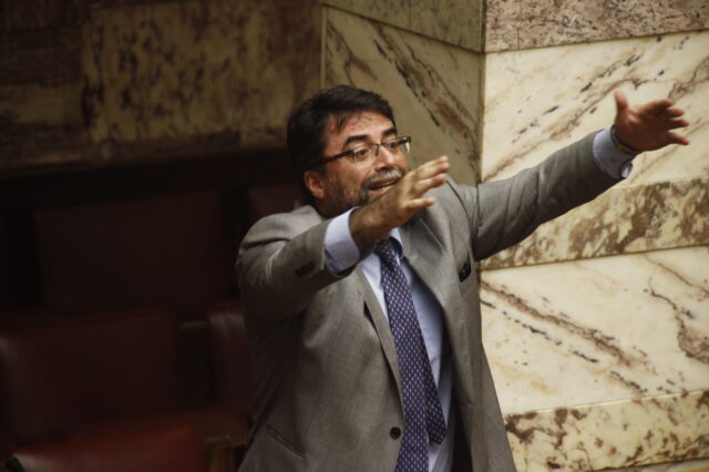 Χαμός στα γαλάζια έδρανα