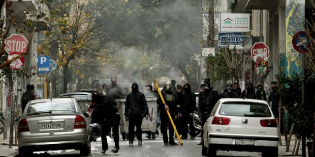Αντιεξουσιαστές καταγγέλλουν ότι δέχτηκαν πυροβολισμούς από διακινητές ναρκωτικών