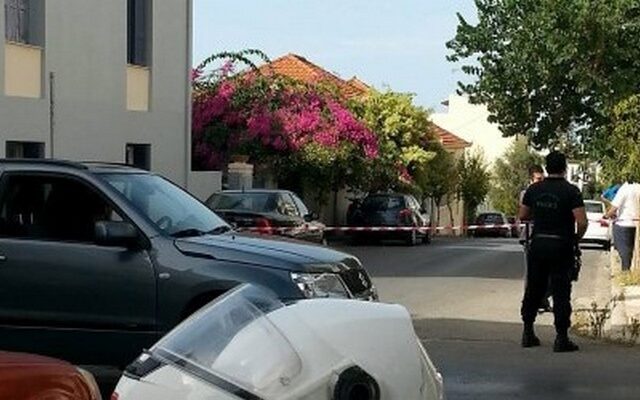 Χανιά: 12ωρη επιχείρηση διάσωσης νεαρού, που απειλούσε να πέσει από ταράτσα