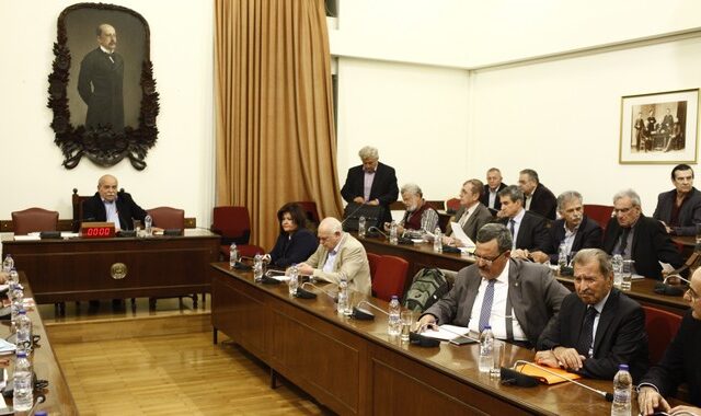 Εξω ο Κουφόπουλος