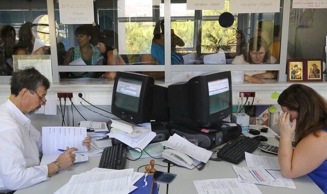 Το νέο ‘υπερόπλο’ κατά του ‘μαύρου’ χρήματος: Η εφορία online με 84 χώρες