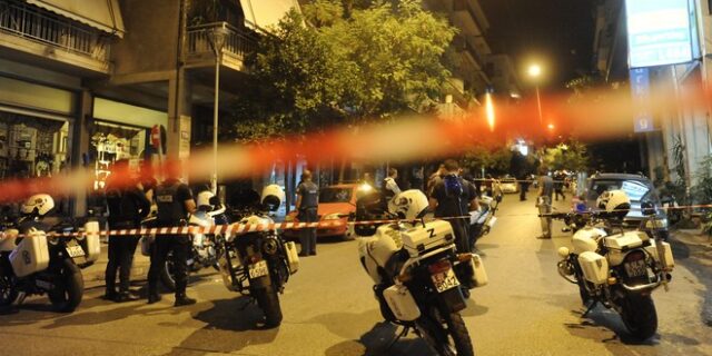 Έκρηξη βόμβας στα Εξάρχεια. Τι προβληματίζει την ΕΛ.ΑΣ.