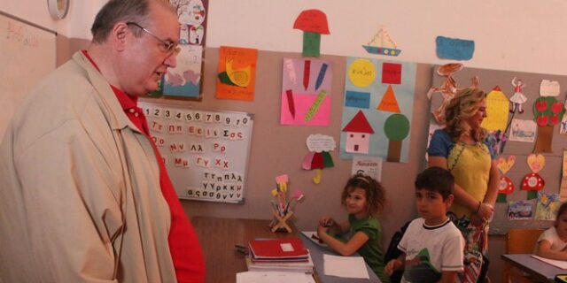Φίλης: Μετά τις 2 το μεσημέρι θα κάνουν μάθημα τα προσφυγόπουλα
