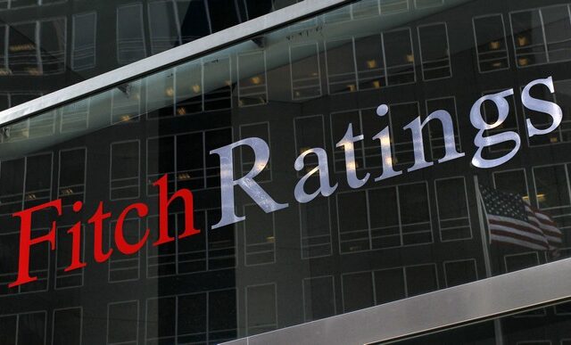 Fitch: Παραμένουν κάποιες προκλήσεις για τις ελληνικές τράπεζες