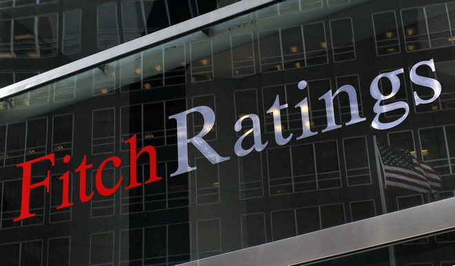 Fitch: Παραμένουν κάποιες προκλήσεις για τις ελληνικές τράπεζες