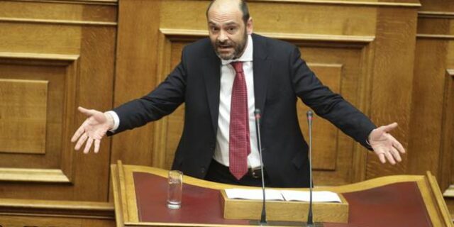 Καλύτερα να τρώει παρά να μιλάει