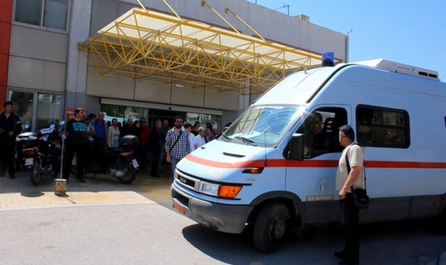 Φρουρούμενος νοσηλεύεται ο 76χρονος που παρέσυρε και σκότωσε δύο πρόσφυγες